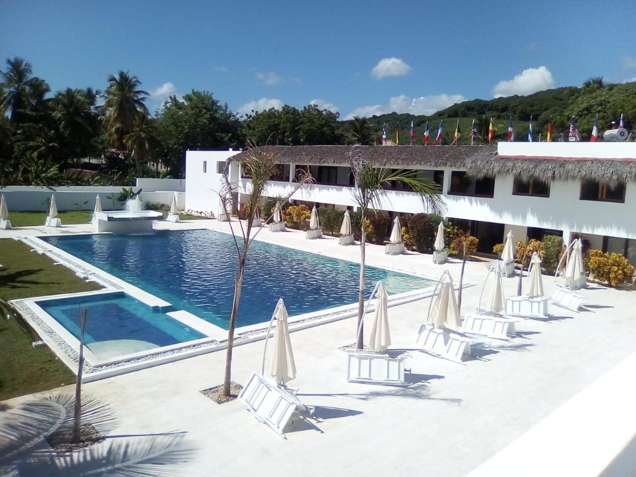 Oasi Encantada - Beach Resort Barahona Luaran gambar