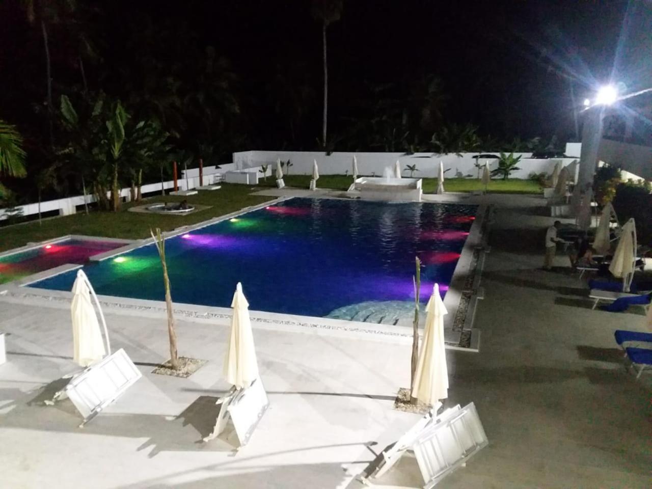 Oasi Encantada - Beach Resort Barahona Luaran gambar