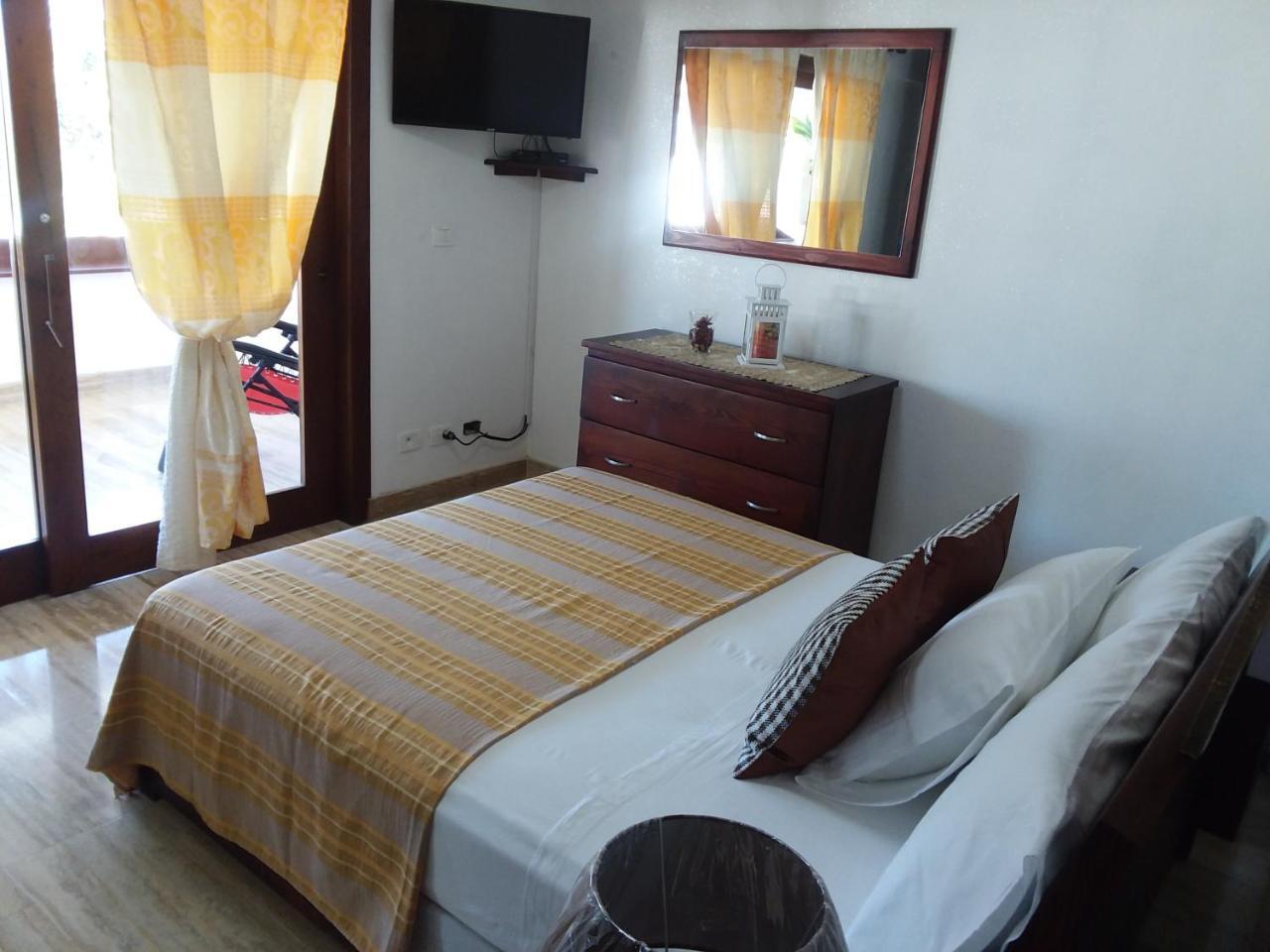 Oasi Encantada - Beach Resort Barahona Luaran gambar